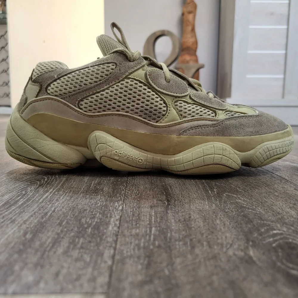Men's Adidas Yeezy 500‎ Sneakers Beige Size Unknown